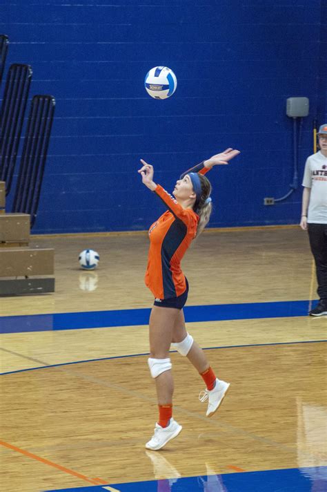 Megan Livingston - 2019-20 - Volleyball - Morton College Athletics