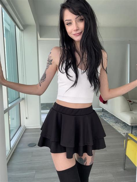 I always feel cute when I wear skirts! : r/Catkitty21