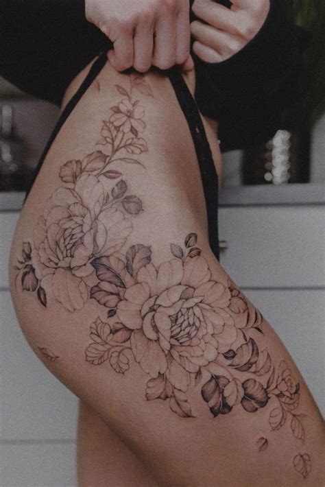 Tatuagens Femininas Atraentes No Quadril