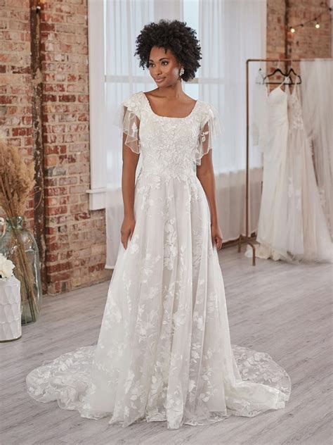 Modest Lace Wedding Dresses With Sleeves