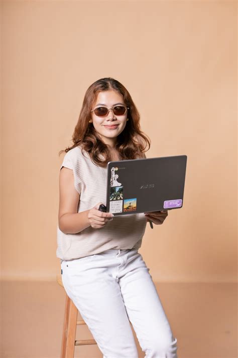 Here's how a funnel saves you! 👇 Social media helps your offers get