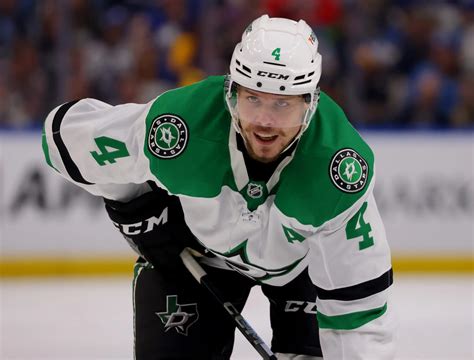 Stars’ Miro Heiskanen had knee surgery, out month-to-month