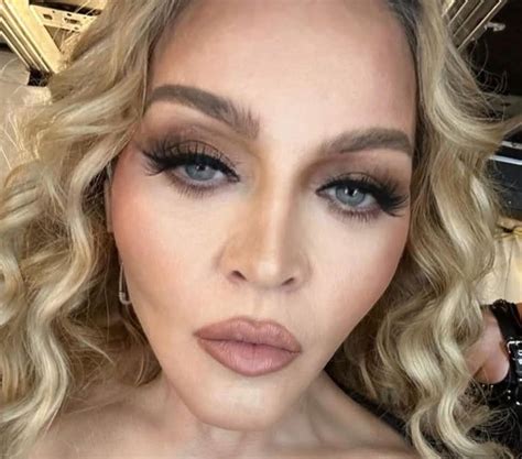 Fans sue Madonna for late gigs