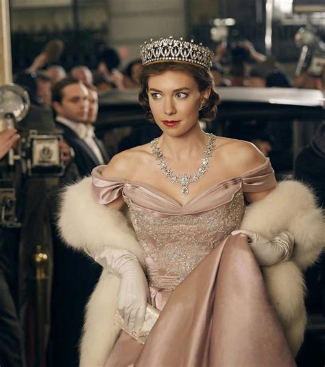 The Crown-Vanessa Kirby as Margaret | The crown season, Vanessa kirby ...