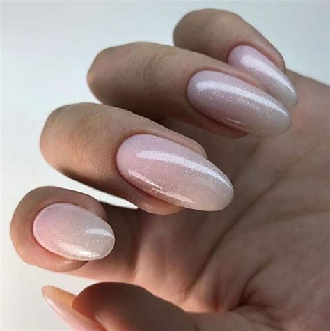 Pin tillagd av Mó Ru på nails