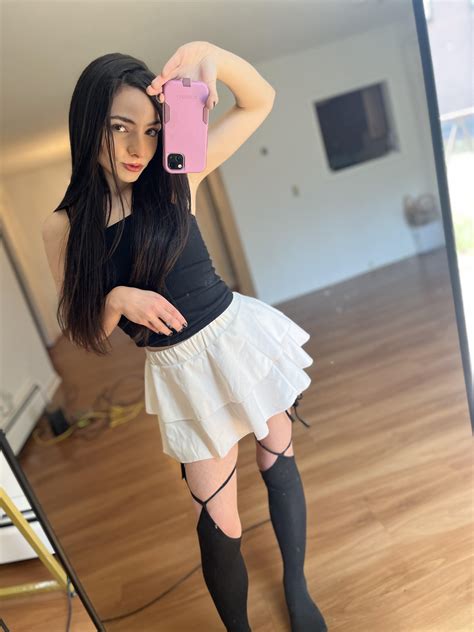 is this a cute outfit for a party ? : r/MakeMeFeelGood