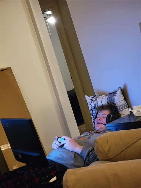 Rate my gf brothers setup : r/pcmasterrace