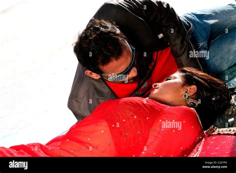 Red Saree High Resolution Stock Photography and Images - Alamy
