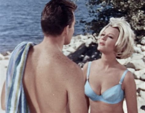 cult film freak: MARY MITCHEL & RAQUEL WELCH DIGGING 'A SWINGIN' SUMMER'