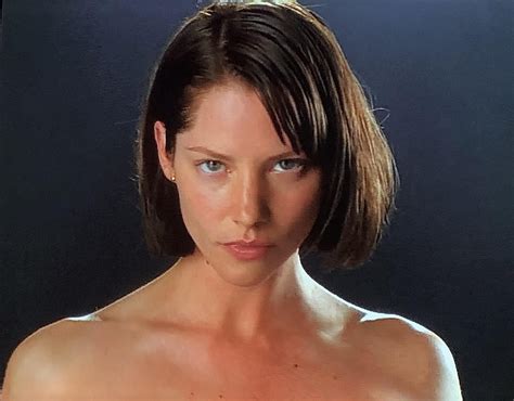 Sienna Guillory costume Test as Jill (2004) : r/residentevil