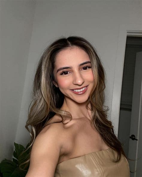 𝐋𝐞𝐬𝐥𝐢𝐞 𝐌𝐚𝐫𝐢𝐞 🦋 (@lesliemariemoreno) • Instagram photos and videos