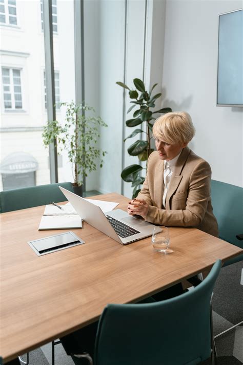 How Can Executive Education Fill Skill Gaps in Senior Management? [2025
