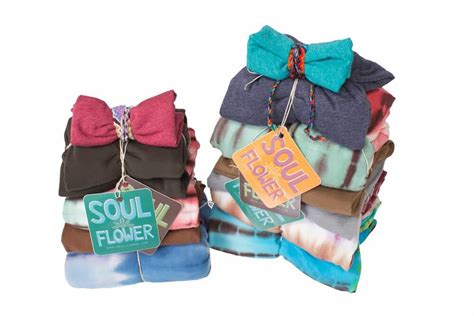 Eco Friendly Gift Wrap - DIY Gift Wrapping - Soul Flower Blog