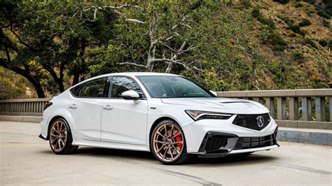 integra sized acura crossover  debut  year   rdx