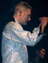 Brooklyn Sue's Erasure gig web site - 2002