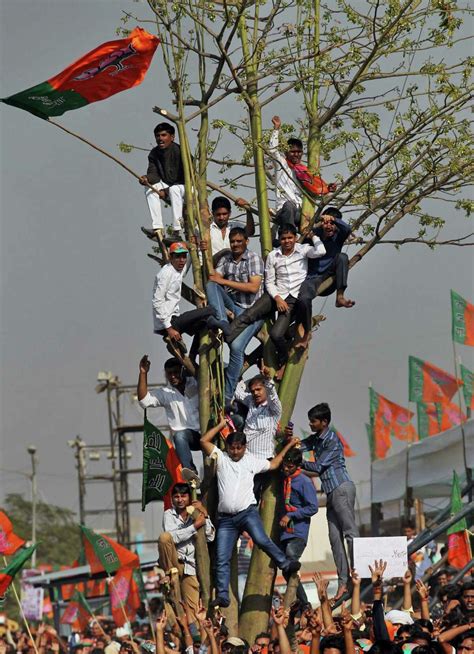 World news gallery: Outbreak of nude protests; criminal mastermind dies