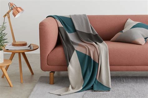 easy ways  style  home  throw blankets realicozy