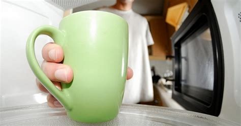 8 запретов для микроволновой печи, которые помогут сохранить и продукты ...