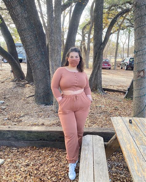 Angela Venus (@_angelavenus_) • Instagram photos and videos