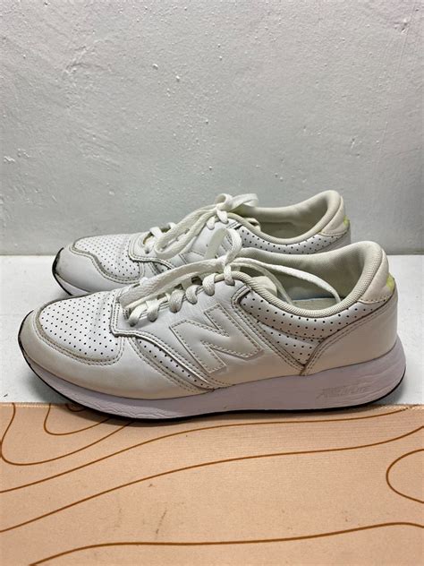 New Balance 420, Women's Fashion, Footwear, Sneakers on Carousell
