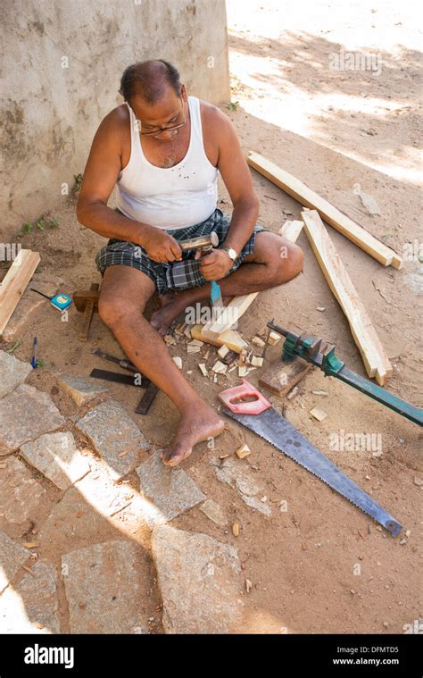 Indian Carpenter Stock Photos & Indian Carpenter Stock Images - Alamy