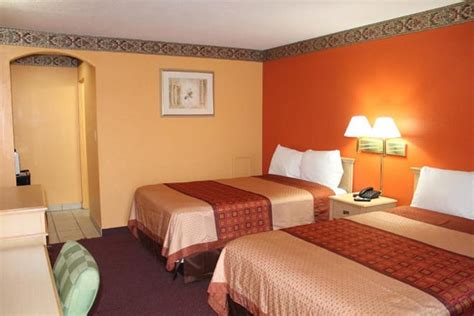 15 Best Hotels in Hutchinson, KS for 2025 (Top-Rated Stays!)