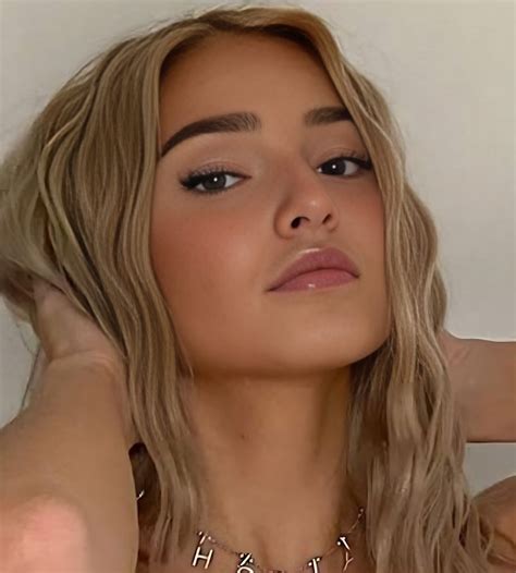 Isabel Schneider (Actress) Wikipedia, Age, Height, Videos, Biography