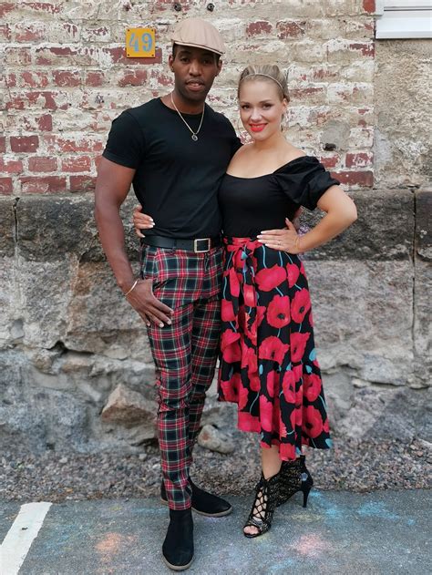 La Rosa Tanssii – La Rosa Tanssii tuo kuuban auringon luoksesi