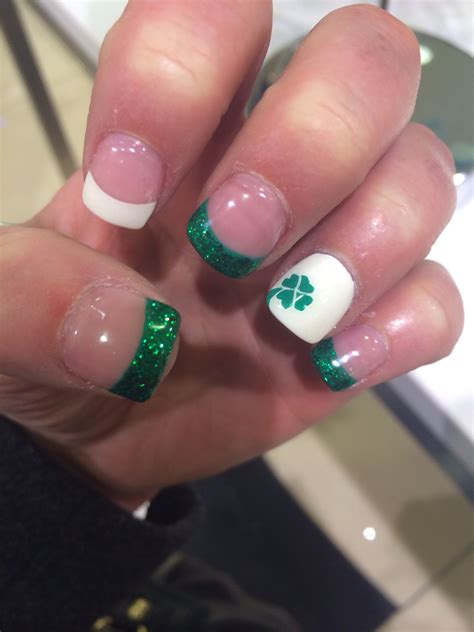 St. Patricks Day nails! | St patricks day nails, Painted acrylic nails