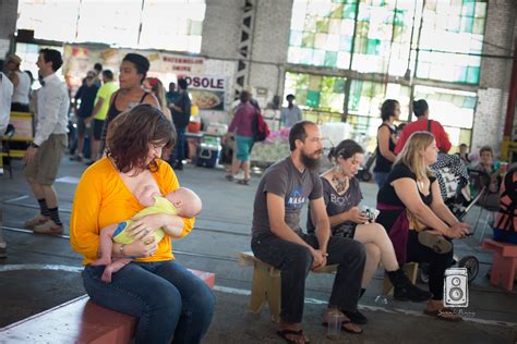 10 Steps to Breastfeeding In Public Without Fear | HuffPost Life