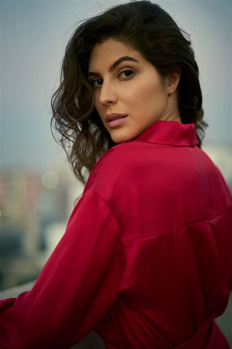 Styling Elnaaz Norouzi on Behance