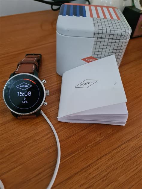 fossil smart  fesyen pria jam tangan  carousell