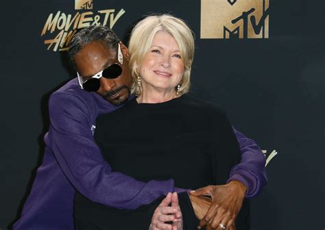 Snoop Come Get Ya Girl! Martha Stewart Has Internet Buzzing With