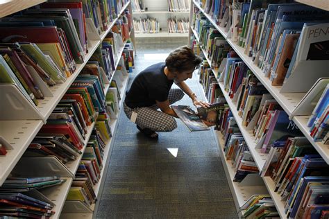 Bipartisan TX Bill Aims to Remove Porn From School Libraries