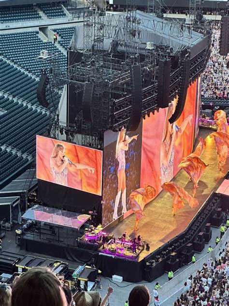 Unveiling The Mastermind The Hidden Geometry Behind Taylor Swifts Eras Tour Stage Layout