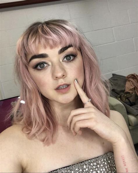 Jerk off fun with maisie | Scrolller