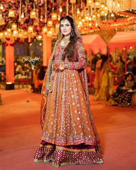 Latest Bridal Mehndi Dresses Wedding Collection (4) - StylesGap.com