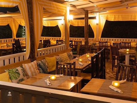 happy hours  le shack restaurant  bar barbados