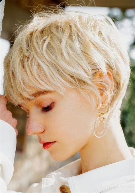 29 Layered Pixie Haircuts To Try Right Now - Styleoholic