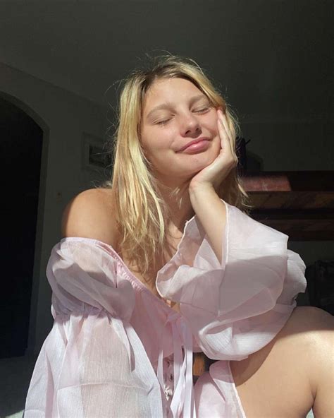 Jasmine Headland | Breath. See , listen, feel what’s around 🌿 | Instagram