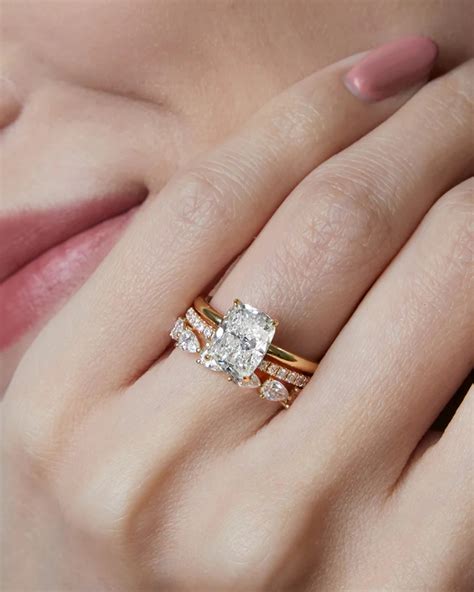 2 Carat Diamond Ring: Understanding Its Value - Natural Diamonds