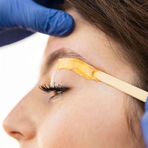The Ultimate Guide Through Eyebrow Waxing