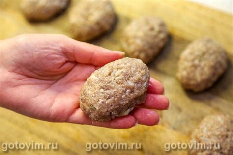 Мясные котлеты с рисом на сковороде. Рецепт с фото