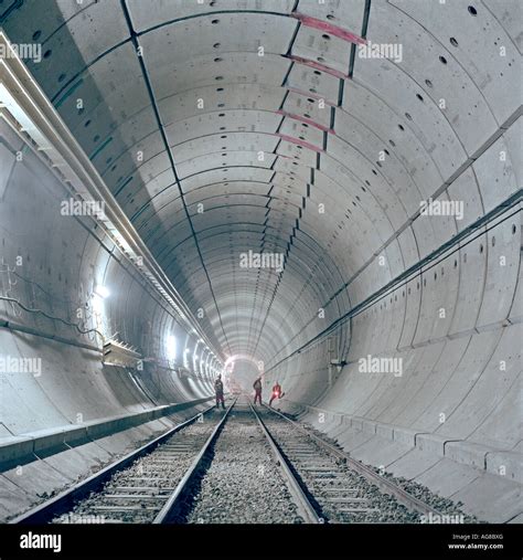 Sangatte france construction eurotunnel tunnel hi-res stock photography ...