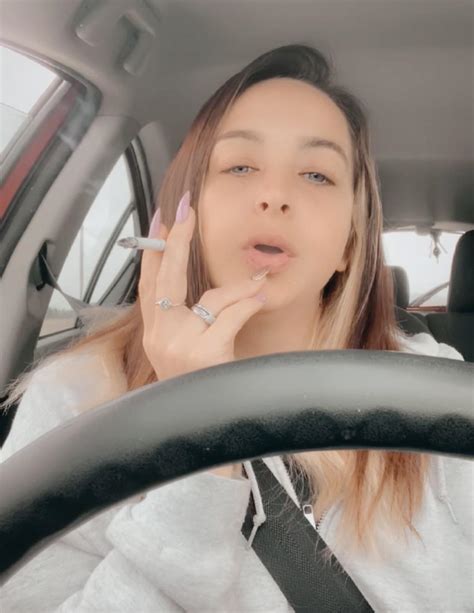 Whata day : r/SmokingFetishModels