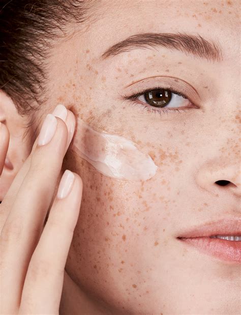 Estée Lauder Daywear Creme Spf 15 (Clear) - 374 kr | Boozt.com