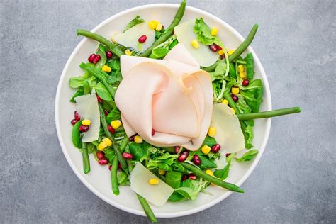 Салат с гранатом и курицей