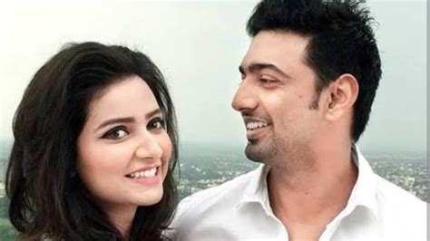 dev  subhashree break  tollywoods  power couple