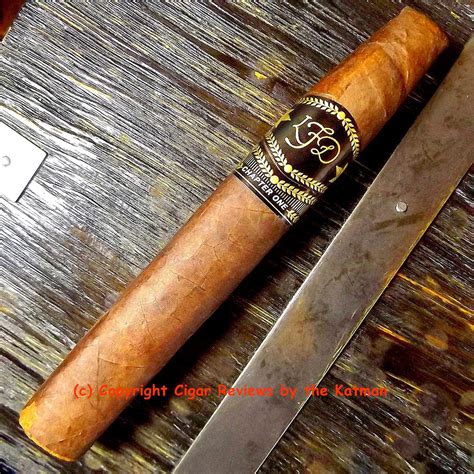 La Flor Dominicana Chapter One | Cigar Review