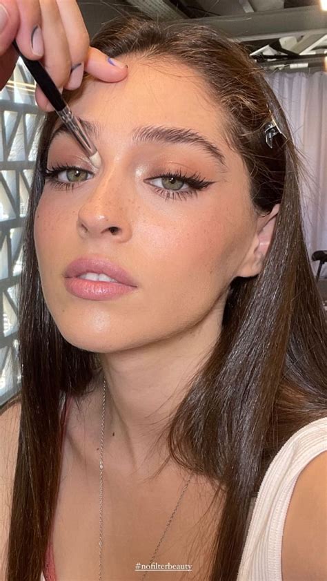 Cemre Baysel Brasil on X | Bridal makeup natural, Rave hair, Makeup ...